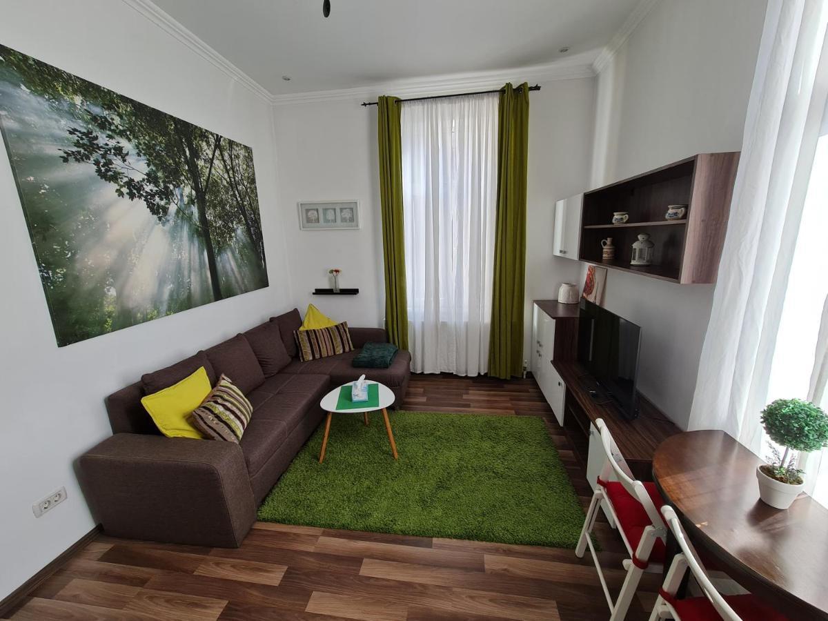 Downtown Central University Apartament - Cal1 Bukares Bagian luar foto