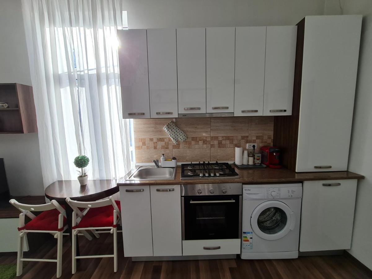 Downtown Central University Apartament - Cal1 Bukares Bagian luar foto